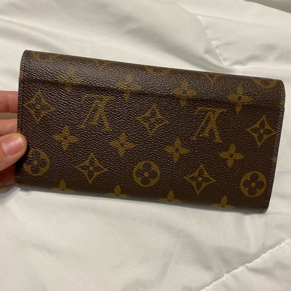 Louis Vuitton Sarah Wallet - Picture 4 of 6